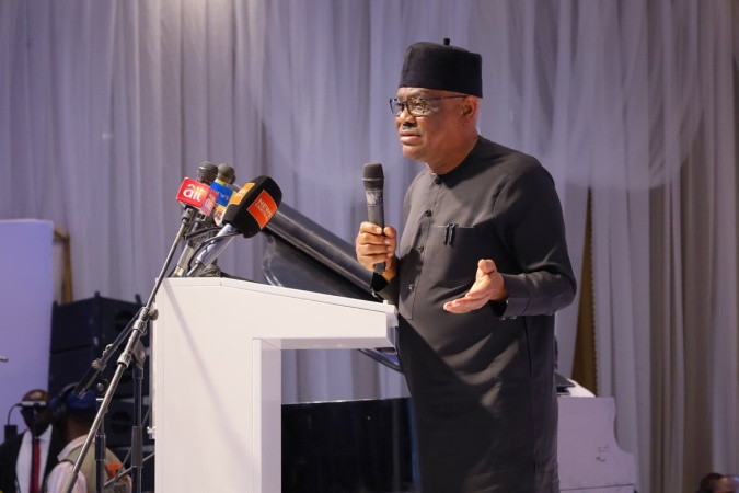 Wike breaks down in tears during tribute to late Senator Mpigi