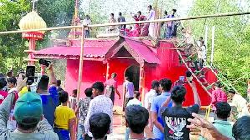 Spiritual leader beaten to death; shrine vandalised and set on fire
