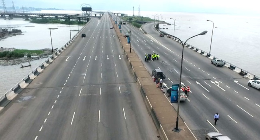 Police nab teenage suspect for allegedly vandalising road studs on Lagos Third Mainland Bridge
