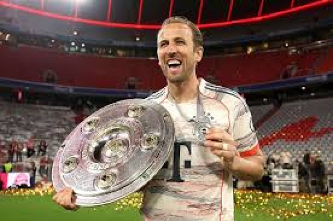 Bayern fight back against Stuttgart to win Bundesliga for 35th time