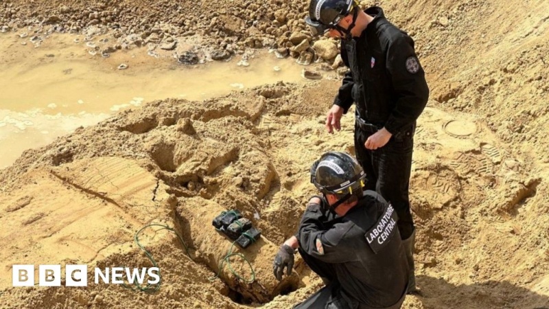 Thousands of Parisians evacuated as WW2 bomb detonated