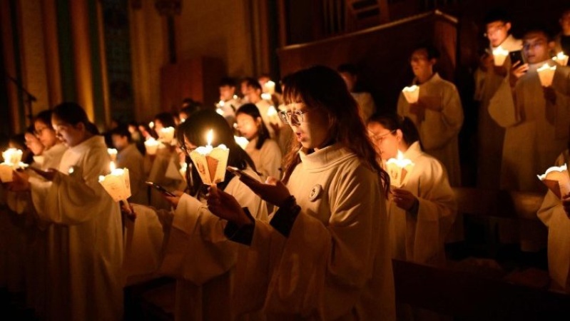 China raises pressure on underground Catholics to join official church: Report