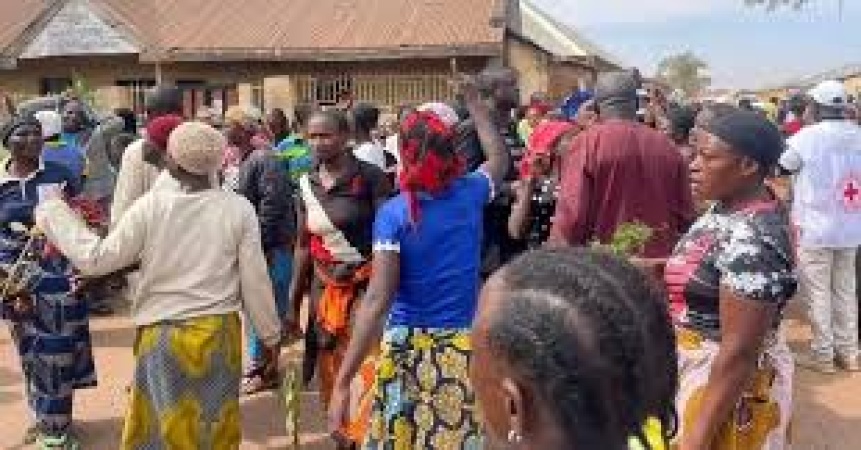Killings: Protesting women destroy military checkpoint in Plateau community