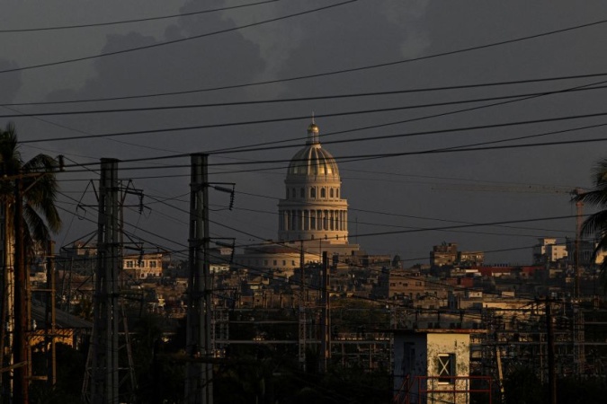 High-level US delegation visits Cuba as Trump ups pressure