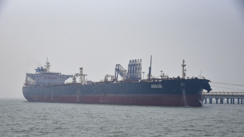 Strait of Hormuz traffic remains limited amid uncertainty over US-Iran ceasefire