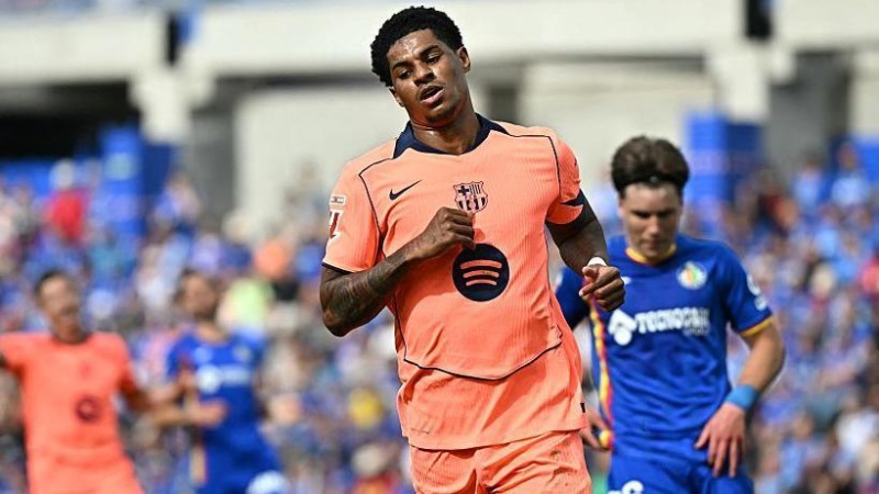 Rashford scores as Barcelona close in on La Liga title