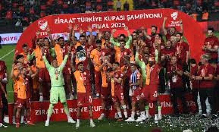Osimhen’s Galatasaray at war with referees