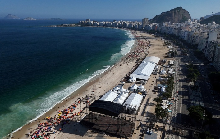 Worker dies while setting up stage for Shakira Concert in Brazil