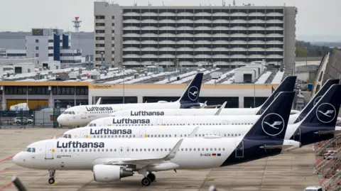 Lufthansa cuts 20,000 summer flights as fuel prices surge