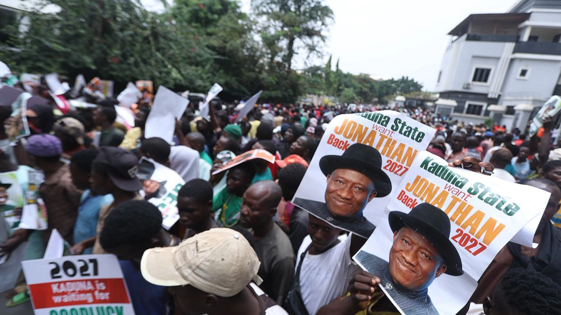 Youths, CSOs storm Jonathan’s Abuja office, urge 2027 presidential bid