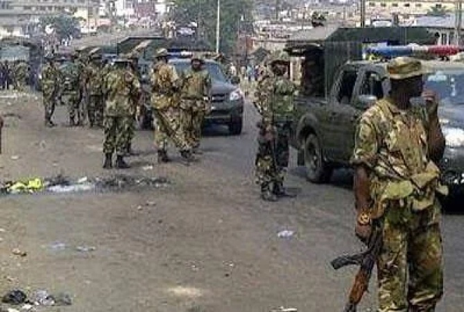 Troops arrest 21 security personnel over alleged extortion in Abia