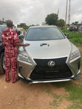Police arrest three armed robbers, recover stolen vehicles in Ogun