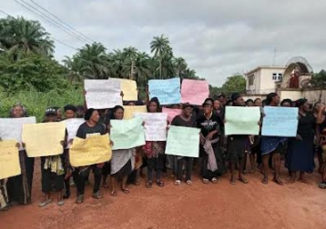 Imo community protests over illegal acquisition of ancestral land by government