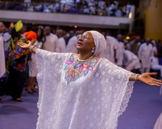 Pastor kneels, begs Wike over Abuja land