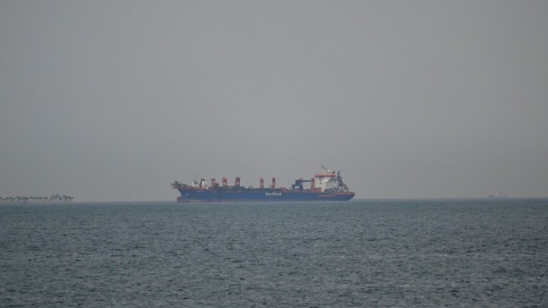US directs ships to transit Strait of Hormuz through Oman's territorial waters