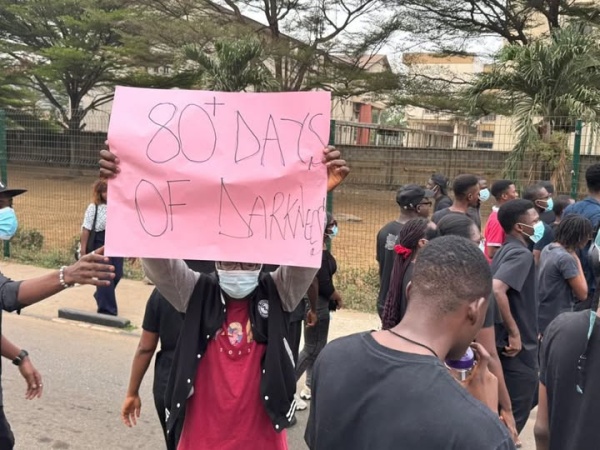 UI students protest over 48-hour blackout, lack of water