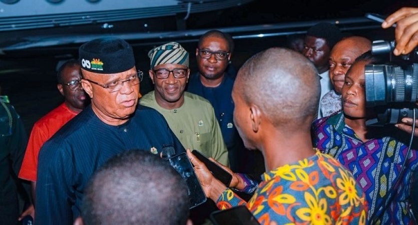 2027: Gov Eno submits APC nomination form, seeks support for re-election bid