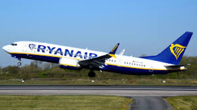 Drunk passenger forces plane to make emergency landing