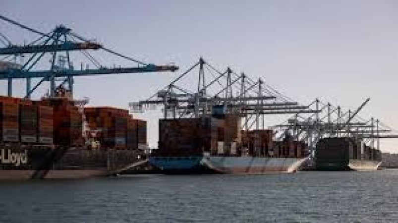 Trump’s attempt to impose new 10% tariffs gets struck down by a panel of judges