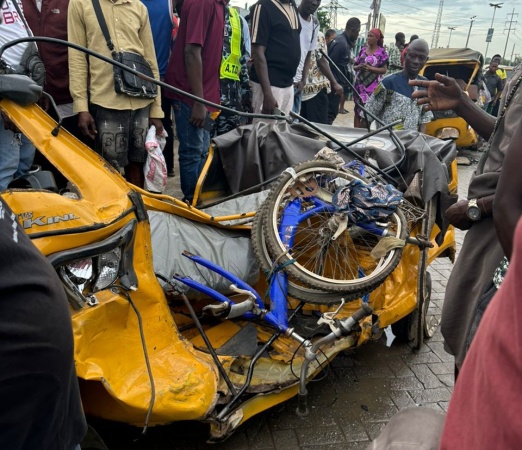 Several injured as speeding vehicle crashes Into tricycles in Lagos