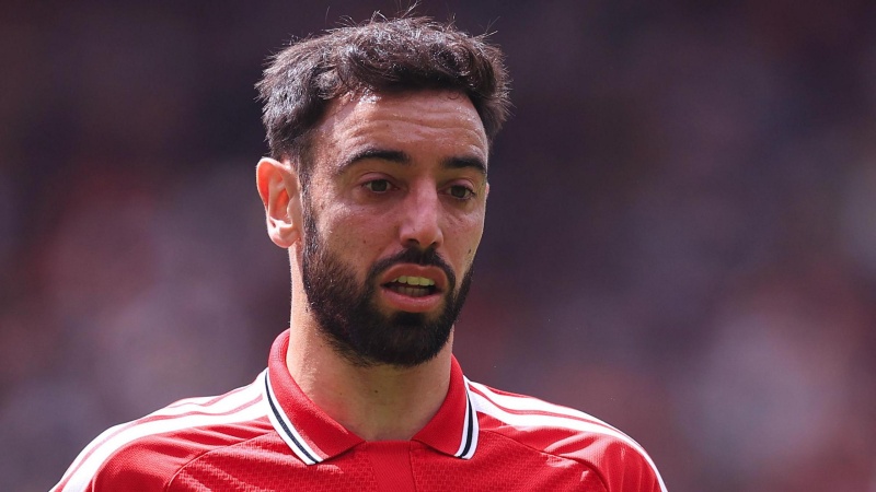 Man Utd captain Fernandes takes on Keane over 'lie'