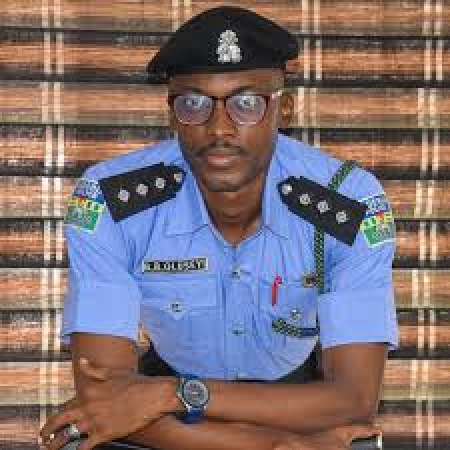 Jungle justice averted as police arrest two "one-chance" robbers in Ogun