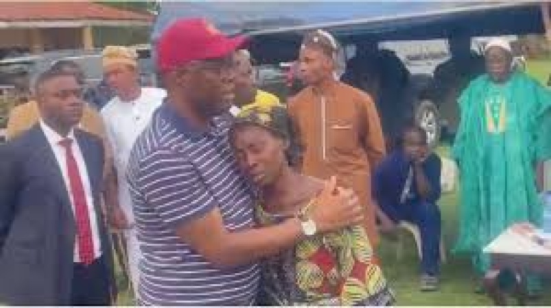 Oyo Kidnap: Makinde meets families of abducted pupils, teachers, assures safe return
