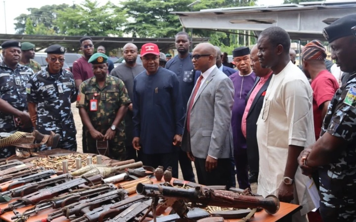 Enugu gov lauds DSS, Army, Police over seizure of ESN arms cache 