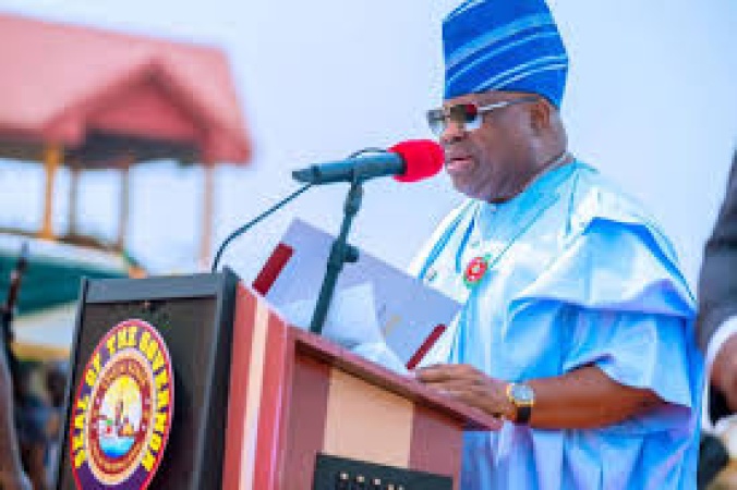 Osun 2026: Oyetola's ex-commissioners, aides, others dump APC for Adeleke's Accord 