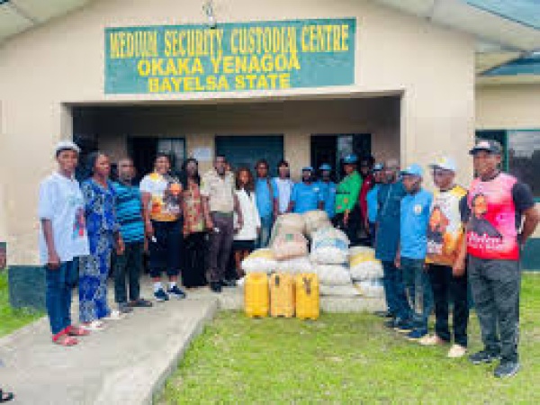 CASSON, SMI bring hope to inmates with counselling outreach, food donations in Bayelsa