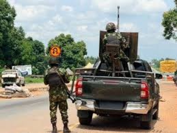 Troops rescue security personnel, recover arms after mob attack in Oyo