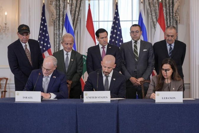 Israel to withdraw from two areas in Lebanon under newly signed agreement