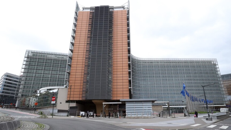 EU Commission HQ shuts down air conditioning for lower staffers, but keeps it on for most commissioners