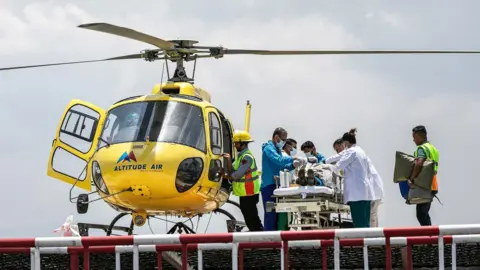 Miracle on Everest: Guide believed dead spotted crawling down ice