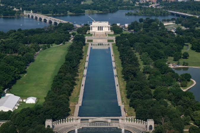 Former Olympic canoeist indicted for allegedly damaging Reflecting Pool