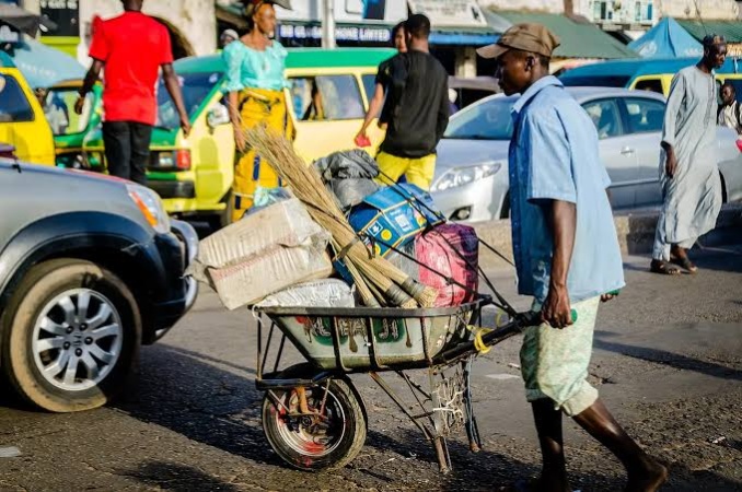 Bus driver crushes wheelbarrow pusher to death in Port Harcourt