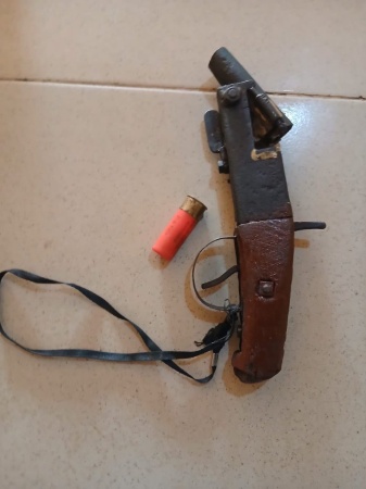 Police apprehend gunman, recover loaded pistol in Lagos