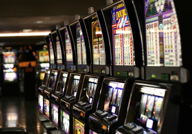 Beyond the Red Carpet: Tales of the Rich and Famous Who Struck Gold in Slot Machines