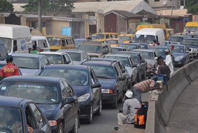 Lagos â€“ Abeokuta Expressway blocked