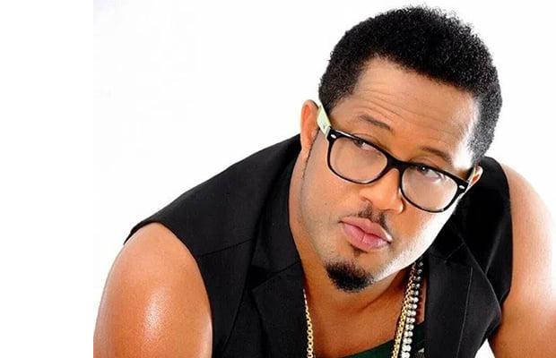 Mike Ezuruonye speaks to the youth