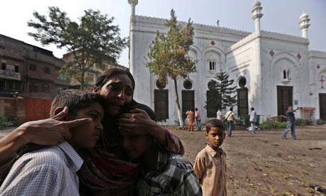 Worst attack on Christians: Pakistanis mourn as suicide bombers kill 85 in church