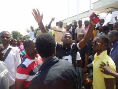 Chaos in Abuja as protesting varsity students block roads