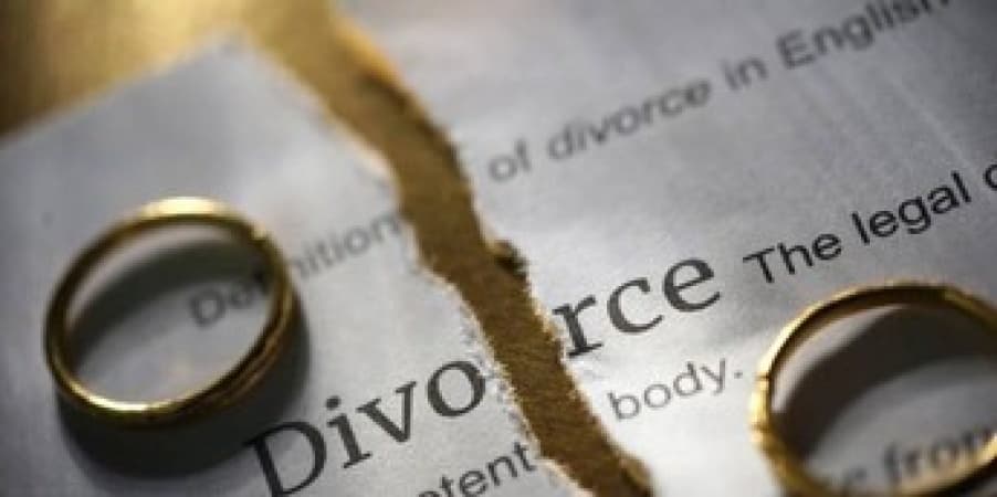Wife divorces husband due to lack of money