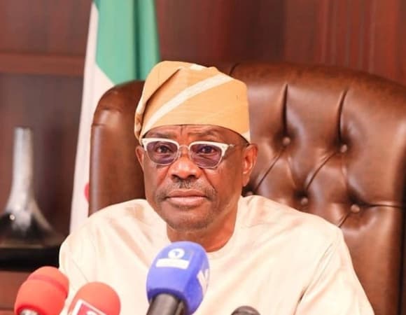 Abuja hawkers, urchins defy Wike?s road ban