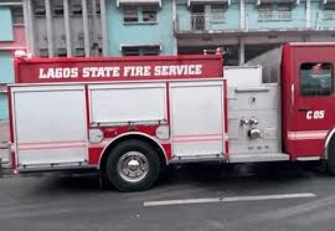 Lagos Fire Service rescues 63-year-old plumber trapped in 120-meter-deep well