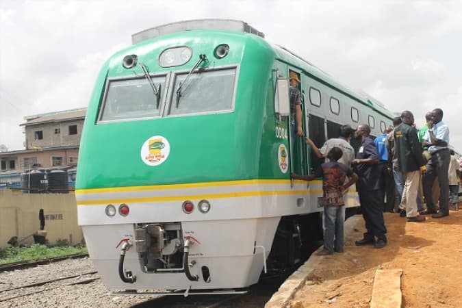 Yuletide: 608,644 passengers to enjoy FG?s rail, road transport palliative