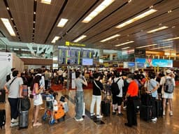 Thousands of flights cancelled, delayed over US storm