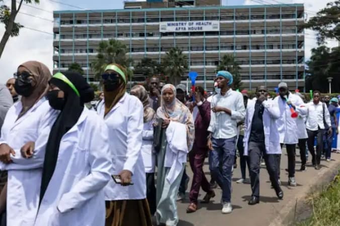 Protest rocks Lokoja Teaching Hospital as 272 doctors leave service