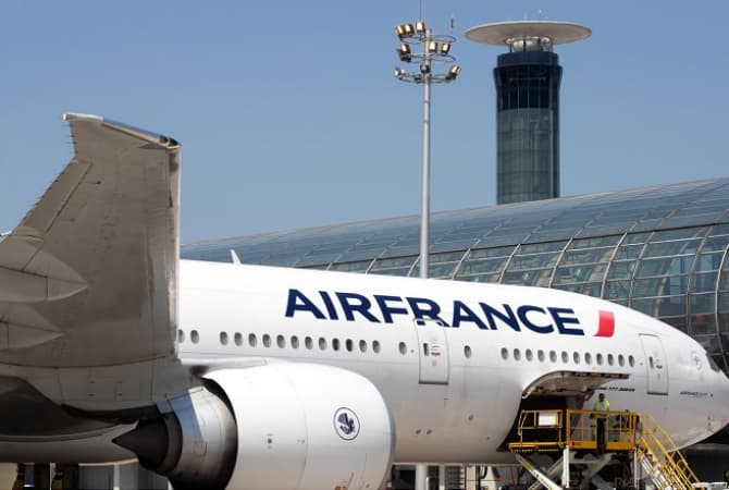 Plane forced to turn back two hours into journey after passenger loses phone mid-flight