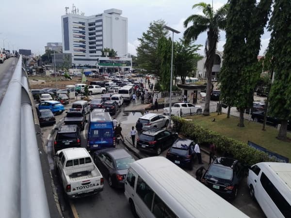 JUST IN: FG re-opens Independence Bridge, regrets hardship closure caused Lagosians